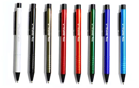 Metall-Kugelschreiber mit schwarzem Klipp Metall-Kugelschreiber mit schwarzem Klipp